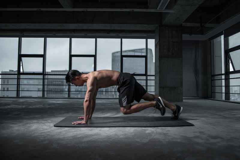 Gym Equipment vs. Bodyweight Workout (2)